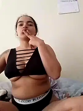 amomentofpassion 1 online show from 27, 2, 2026