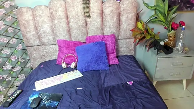 Miis Beella online show from 28, 2, 2026