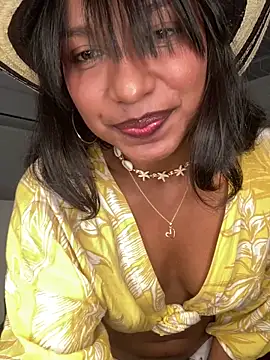 Snapshot of Eloise_aksnes chatting on 4, 6, 2026 Eloise aksnes online show from 4, 6, 2026