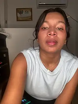 Snapshot of Eloise_aksnes chatting on 8, 6, 2026 Eloise aksnes online show from 8, 6, 2026