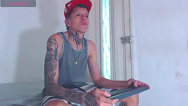 Snapshot of gabriel_reyes21 chatting on 4, 8, 2026 gabriel reyes21 online show from 4, 8, 2026