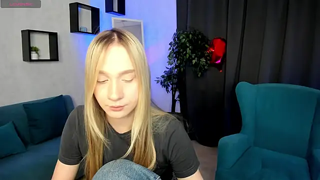 Snapshot of MellliissaDrream chatting on 3, 3, 2026 MellliissaDrream online show from 3, 3, 2026