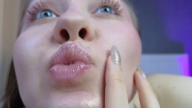 Cute Auggie8 online show from 11, 4, 2026