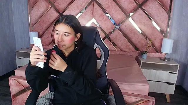 LilyRossi  online show from 8, 5, 2026