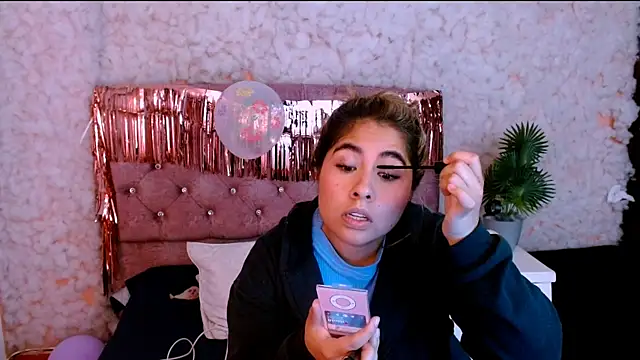 Sofiazaf  online show from 4, 4, 2026