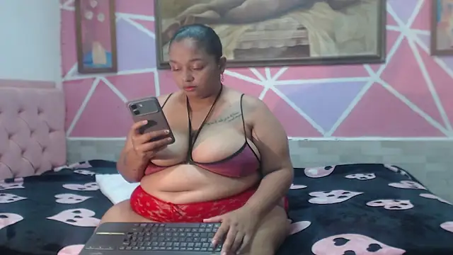 Snapshot of Doll_rihana chatting on 5, 5, 2026 Doll rihana online show from 5, 5, 2026