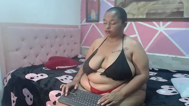 Snapshot of Doll_rihana chatting on 28, 5, 2026 Doll rihana online show from 28, 5, 2026