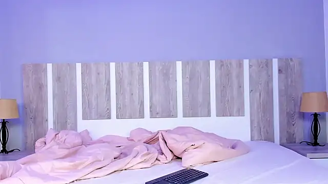 EmilySearss online show from 5, 4, 2026