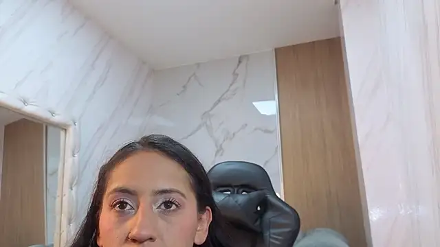 Lola roses tf online show from 8, 3, 2026