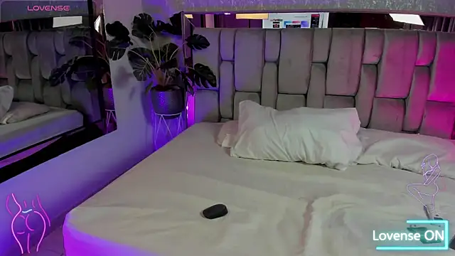 PaulinaLopez  online show from 13, 3, 2026