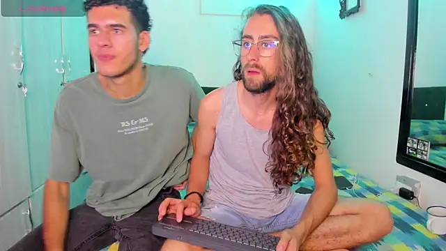 Snapshot of Jean_And_PaulXL chatting on 1, 3, 2026 Jean And PaulXL online show from 1, 3, 2026