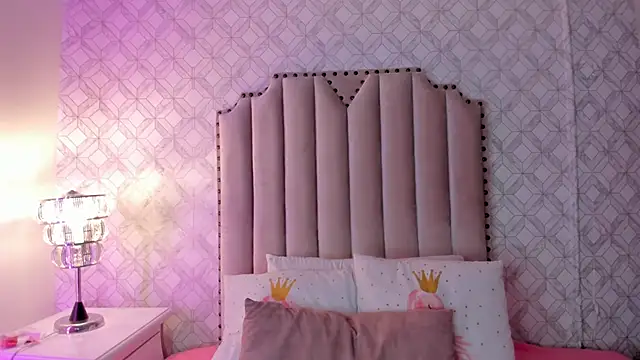 mika doll online show from 29, 3, 2026