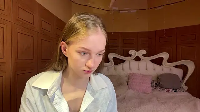 Anika Socutehe online show from 29, 3, 2026