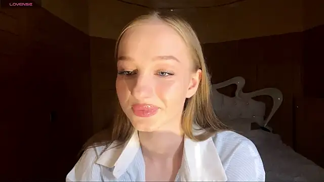 Snapshot of Anika_Socutehe chatting on 22, 4, 2026 Anika Socutehe online show from 22, 4, 2026