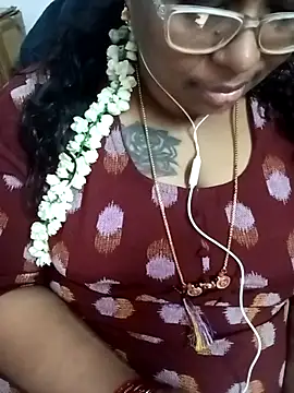 Snapshot of deepika-mallus chatting on 5, 5, 2026 deepika-mallus online show from 5, 5, 2026