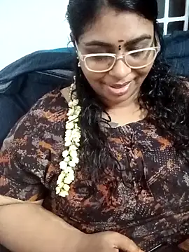 Snapshot of deepika-mallus chatting on 10, 5, 2026 deepika-mallus online show from 10, 5, 2026