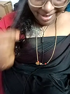 Snapshot of deepika-mallus chatting on 15, 5, 2026 deepika-mallus online show from 15, 5, 2026