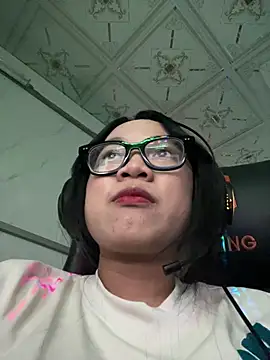 Snapshot of Leeeeiu chatting on 2, 6, 2026 Leeeeiu online show from 2, 6, 2026