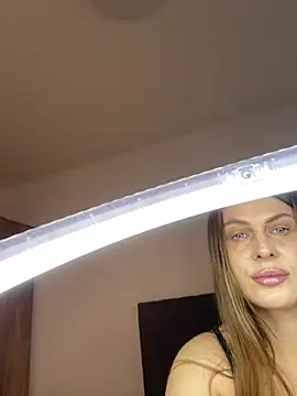 Snapshot of LucyWillow chatting on 15, 6, 2026 LucyWillow online show from 15, 6, 2026