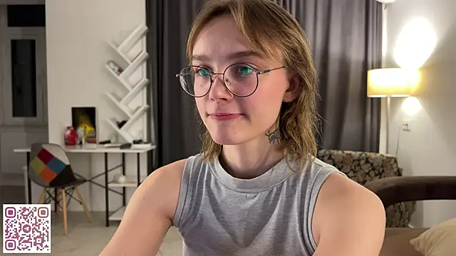Snapshot of Lolatatee chatting on 7, 5, 2026 Lolatatee online show from 7, 5, 2026