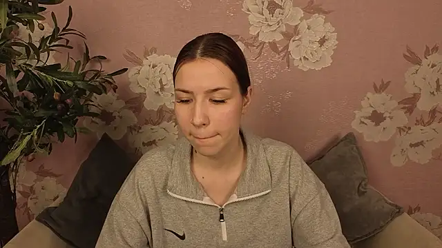 AleshiaFontes online show from 3, 3, 2026