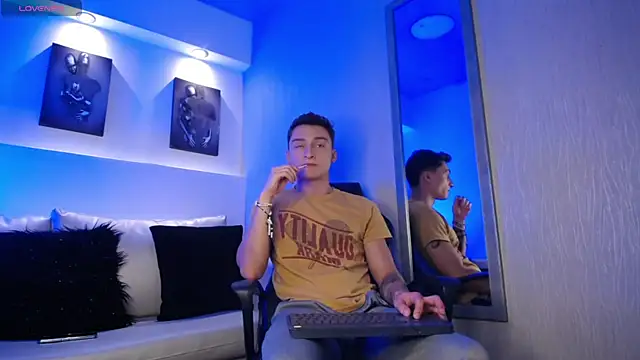 Snapshot of DIEGO_JONES chatting on 27, 3, 2026 DIEGO JONES online show from 27, 3, 2026