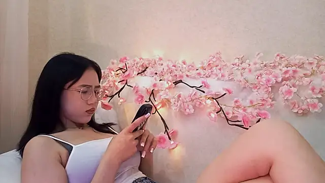 Snapshot of SolvedGlobe chatting on 13, 6, 2026 SolvedGlobe online show from 13, 6, 2026