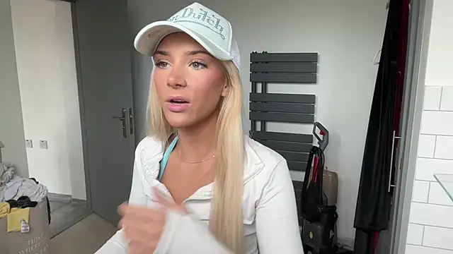 Naughtyblondex online show from 12, 4, 2026