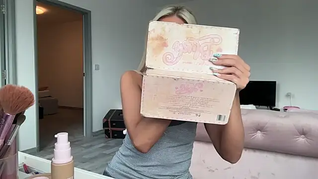 Naughtyblondex online show from 12, 5, 2026