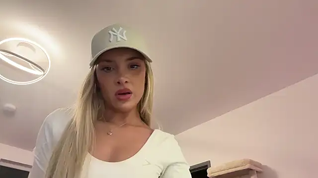 Naughtyblondex online show from 1, 6, 2026