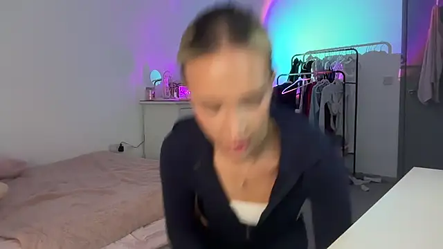Naughtyblondex online show from 5, 8, 2026