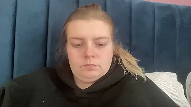 Snapshot of Ellarose-xo chatting on 2, 3, 2026 Ellarose-xo online show from 2, 3, 2026