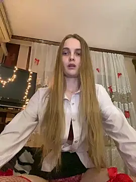 Snapshot of LunaVey chatting on 9, 6, 2026 LunaVey online show from 9, 6, 2026