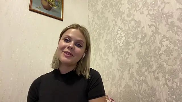 Snapshot of RoyalNovaX chatting on 2, 3, 2026 RoyalNovaX online show from 2, 3, 2026