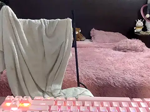 mommy-Milf online show from 10, 3, 2026