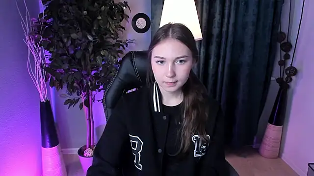 Snapshot of OliviaLang chatting on 6, 3, 2026 OliviaLang online show from 6, 3, 2026