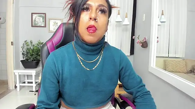 Snapshot of Nahomy_Collins_ chatting on 12, 5, 2026 Nahomy Collins online show from 12, 5, 2026