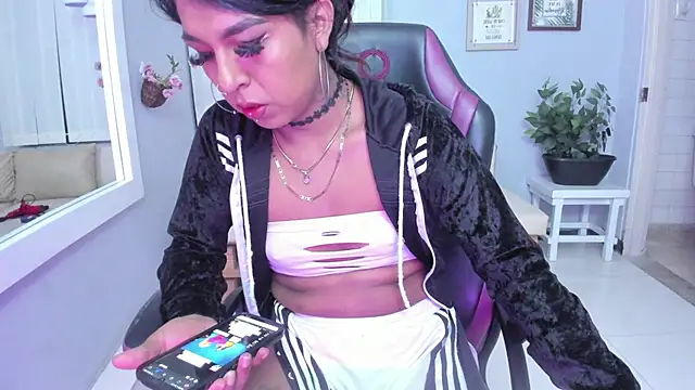 Snapshot of Nahomy_Collins_ chatting on 25, 5, 2026 Nahomy Collins online show from 25, 5, 2026