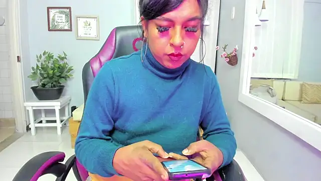 Snapshot of Nahomy_Collins_ chatting on 6, 6, 2026 Nahomy Collins online show from 6, 6, 2026