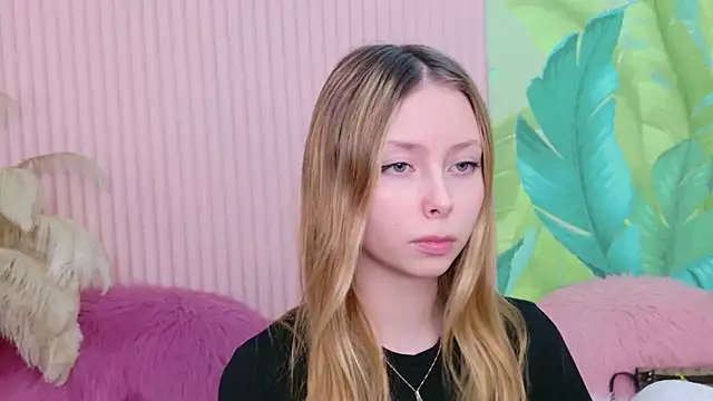 Tessa Cross online show from 3, 3, 2026