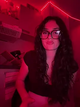 Claraaaaa06 online show from 10, 4, 2026