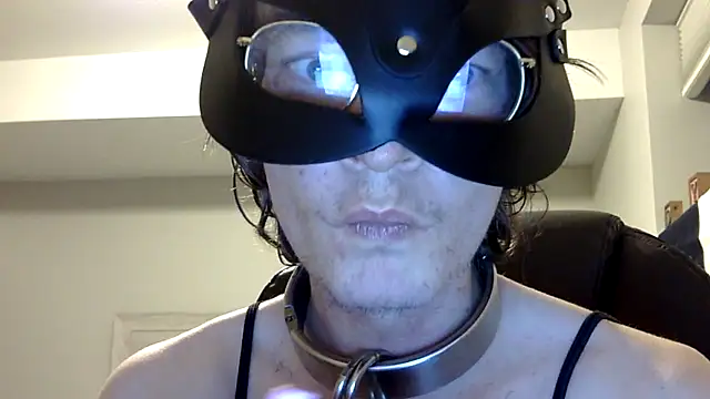 Snapshot of KinkyKittyBoy chatting on 6, 7, 2026 KinkyKittyBoy online show from 6, 7, 2026