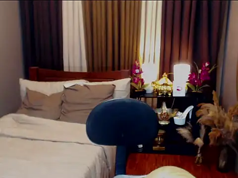 KieraLee online show from 2, 3, 2026