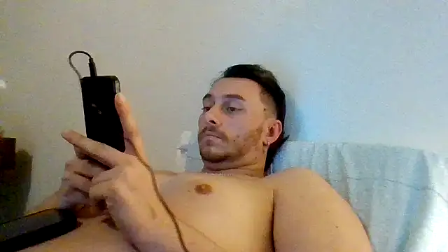 Snapshot of TallHungandCloudy69 chatting on 7, 3, 2026 TallHungandCloudy69 online show from 7, 3, 2026