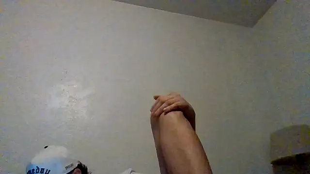 Snapshot of TallHungandCloudy69 chatting on 21, 3, 2026 TallHungandCloudy69 online show from 21, 3, 2026