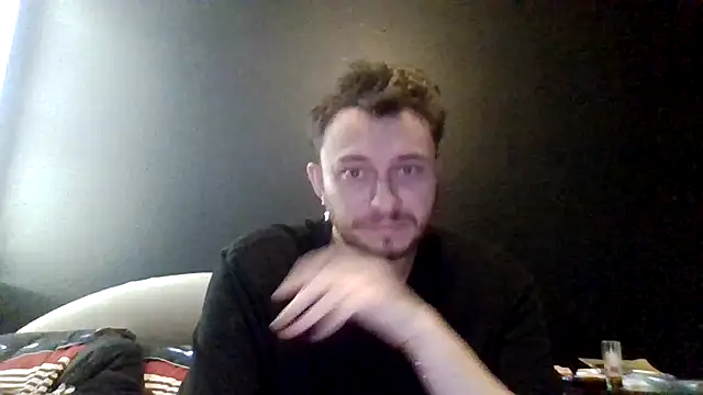 Snapshot of TallHungandCloudy69 chatting on 17, 5, 2026 TallHungandCloudy69 online show from 17, 5, 2026