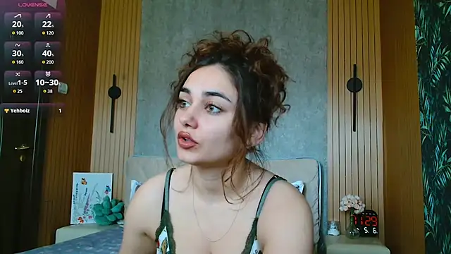 Snapshot of KatarinaHeaven chatting on 6, 5, 2026 KatarinaHeaven online show from 6, 5, 2026