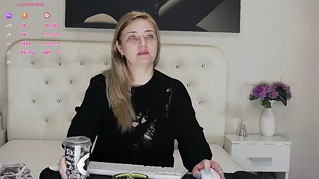 MellanieBliss online show from 23, 4, 2026