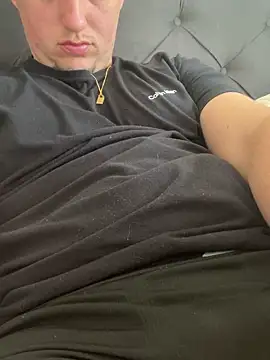 Snapshot of vinizinhot chatting on 2, 3, 2026 vinizinhot online show from 2, 3, 2026