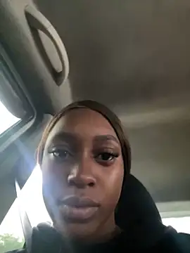 LiaTrainor online show from 25, 3, 2026